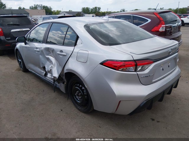 2025 Toyota COROLLA SE photo 3