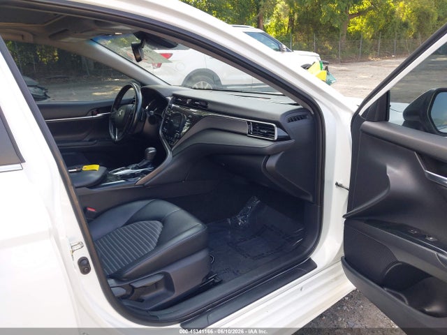 2019 TOYOTA CAMRY HYBRID SE 5