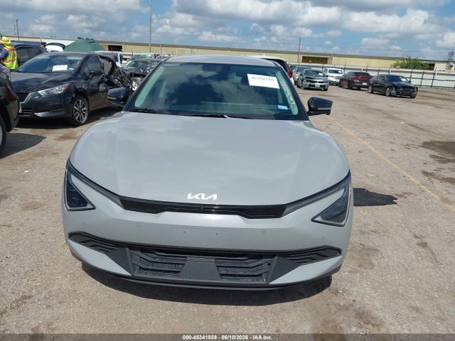 2025 KIA EV6 LIGHT LONG RANGE RWD 11