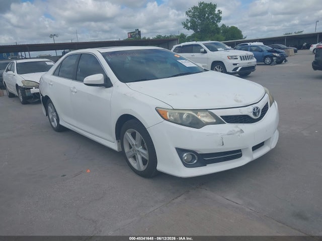 2013 TOYOTA CAMRY SE