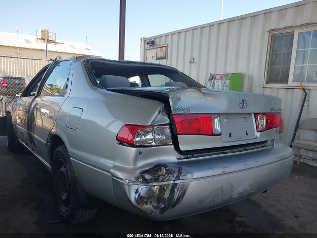 2001 Toyota CAMRY LE V6 照片 3
