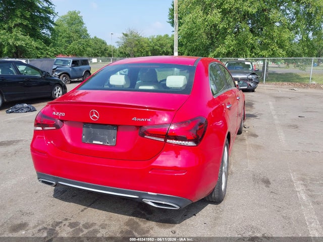 2019 Mercedes-BENZ A 220 4MATIC 照片 4