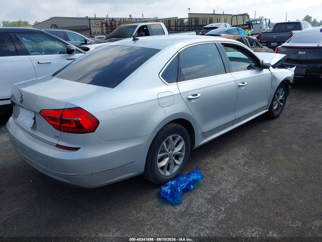 صورة 4 لـ 2016 Volkswagen PASSAT 1.8T S
