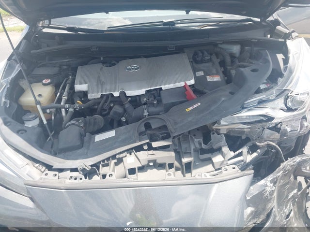 2020 Toyota PRIUS LE photo 10