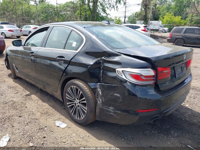 صورة 6 لـ 2019 BMW 530I