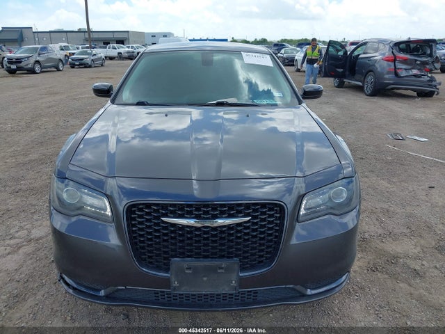 2019 CHRYSLER 300 TOURING 12