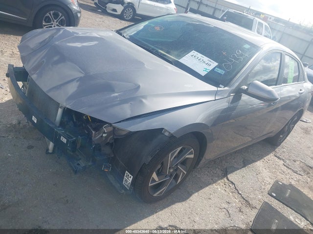صورة 2 لـ 2024 Hyundai ELANTRA SEL