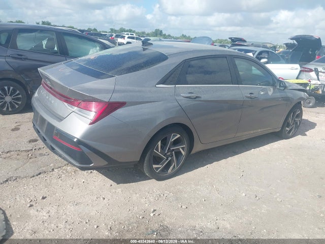صورة 4 لـ 2024 Hyundai ELANTRA SEL