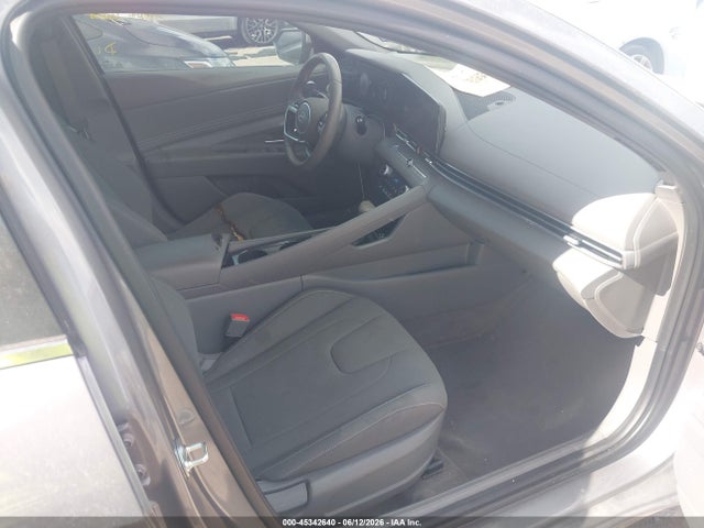 صورة 5 لـ 2024 Hyundai ELANTRA SEL