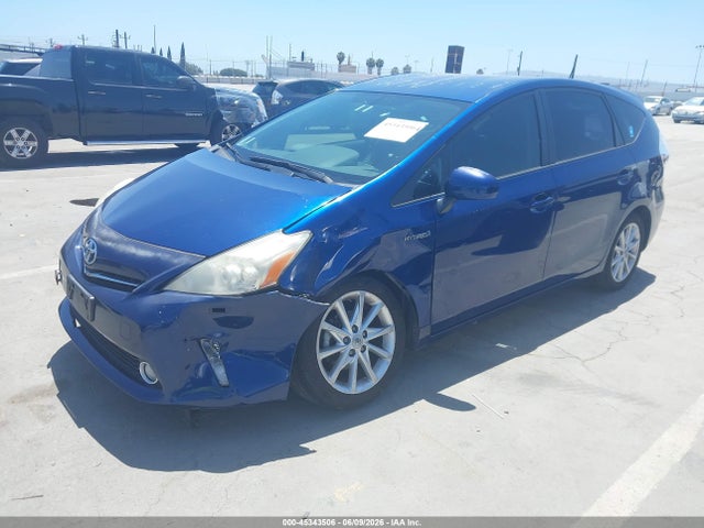 صورة 2 لـ 2014 Toyota PRIUS V FIVE