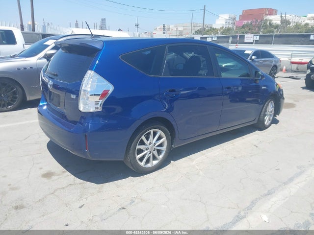 صورة 4 لـ 2014 Toyota PRIUS V FIVE