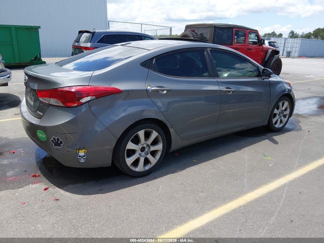 صورة 4 لـ 2013 Hyundai ELANTRA LIMITED