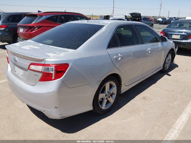 2012 Toyota CAMRY SE photo 4