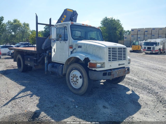 1999 INTERNATIONAL 4000 4700