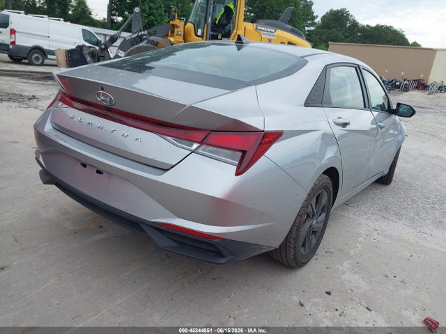 صورة 4 لـ 2022 Hyundai ELANTRA SEL