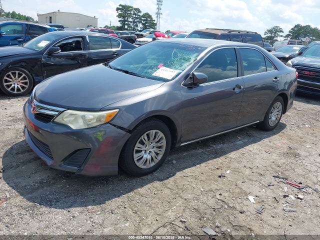 2013 Toyota CAMRY LE photo 2