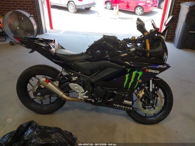 2021 YAMAHA YZFR3 A 13