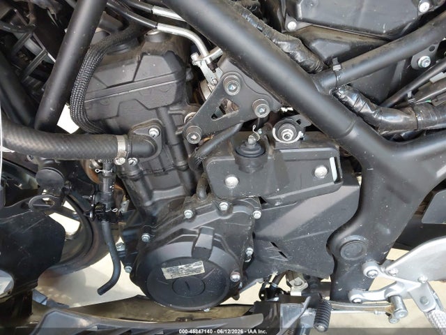 2021 YAMAHA YZFR3 A 9
