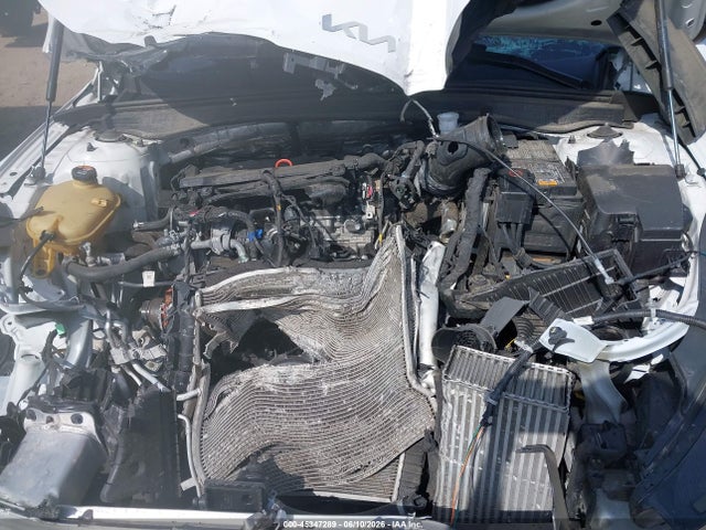 صورة 10 لـ 2023 KIA K5 GT-LINE