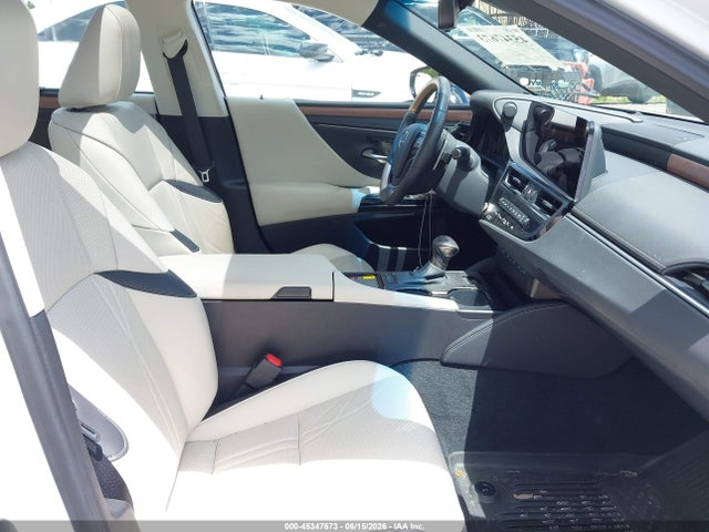 صورة 5 لـ 2025 Lexus ES 350 ULTRA LUXURY