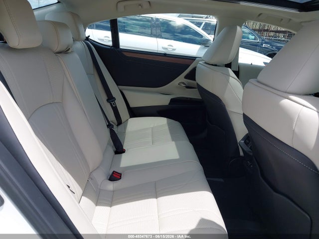 صورة 8 لـ 2025 Lexus ES 350 ULTRA LUXURY