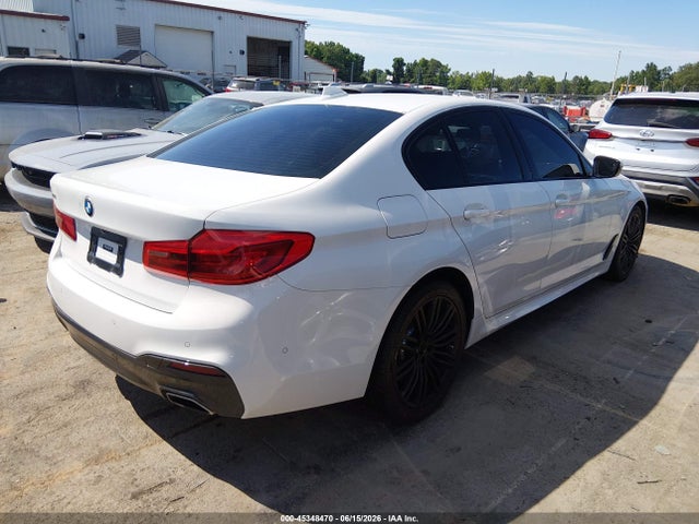 صورة 4 لـ 2019 BMW 540I XDRIVE