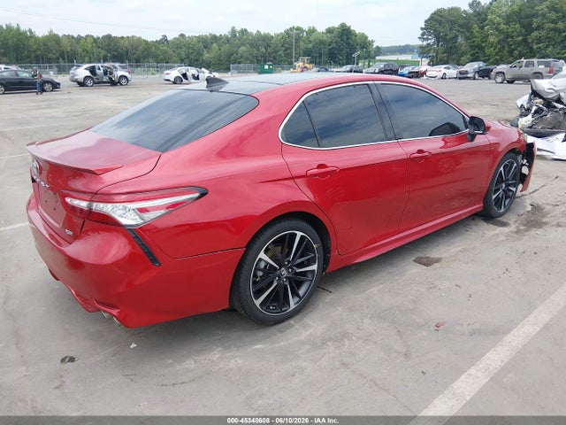 2019 Toyota CAMRY XSE photo 4