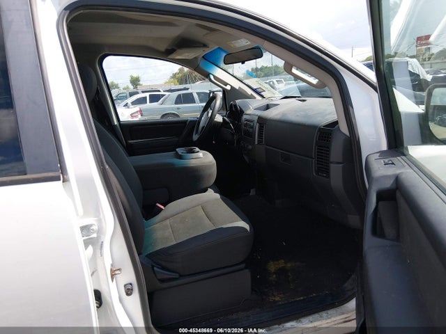 صورة 5 لـ 2012 Nissan TITAN S