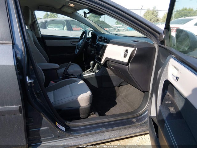 2017 Toyota COROLLA LE photo 5