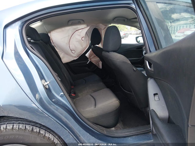 صورة 8 لـ 2016 Mazda MAZDA3 I SPORT