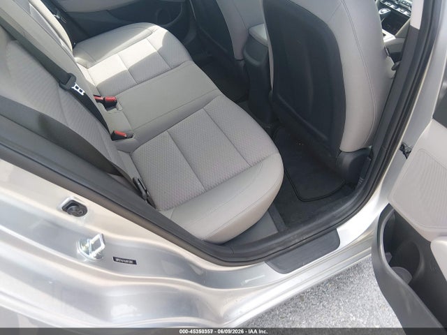 صورة 8 لـ 2020 Hyundai ELANTRA SE