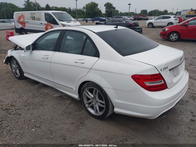 2013 Mercedes-BENZ C 250 LUXURY/SPORT — фото 3
