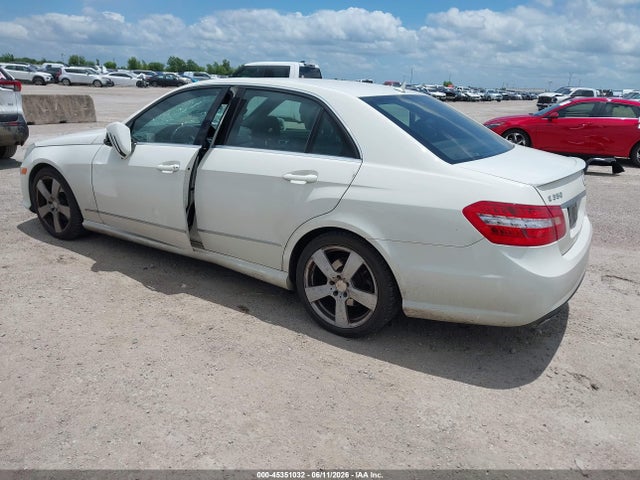 صورة 3 لـ 2010 Mercedes-BENZ E 350 4MATIC