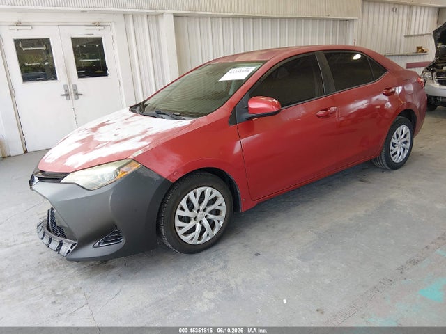 2018 Toyota COROLLA LE photo 2