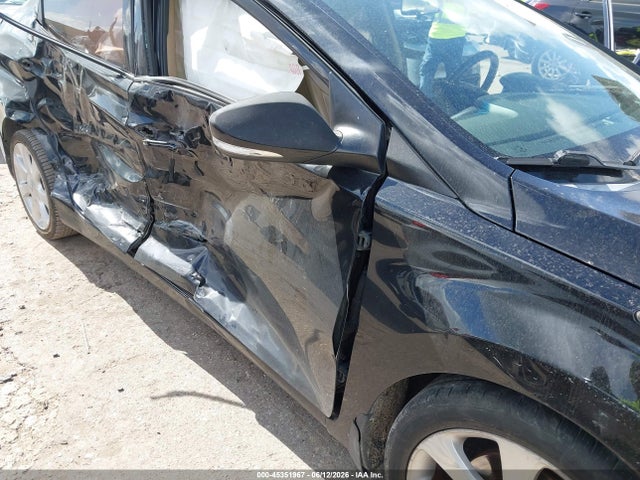 صورة 6 لـ 2013 Hyundai ELANTRA LIMITED