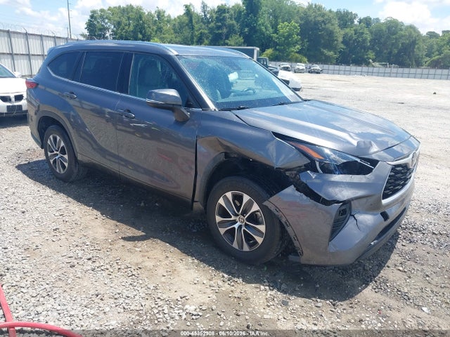 2021 TOYOTA HIGHLANDE XLE
