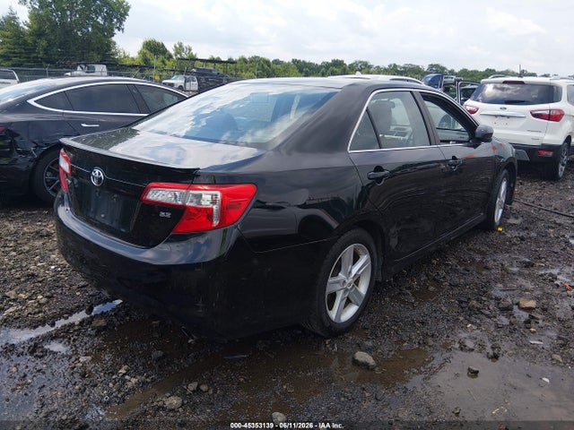 2012 Toyota CAMRY SE photo 4