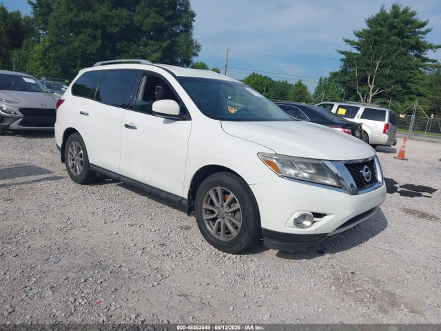 2016 NISSAN PATHFINDE SV