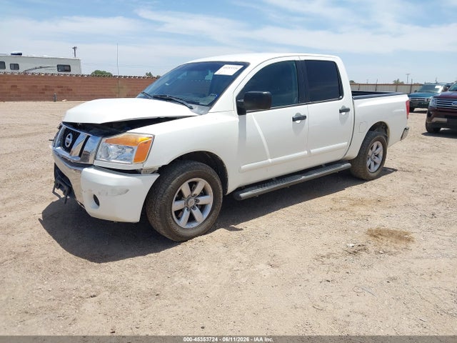 2013 Nissan TITAN SV 照片 2