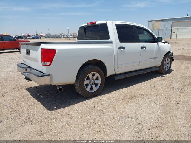 2013 Nissan TITAN SV 照片 4