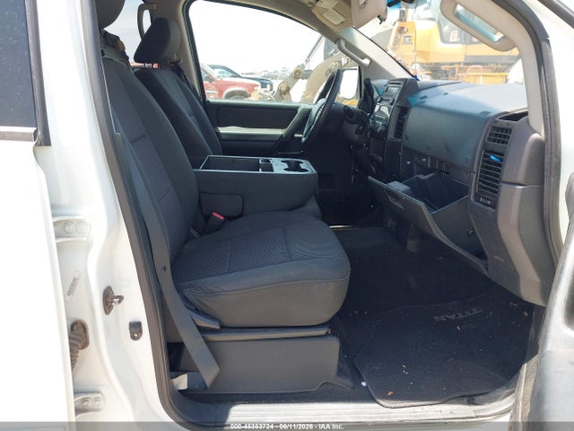 2013 Nissan TITAN SV 照片 5