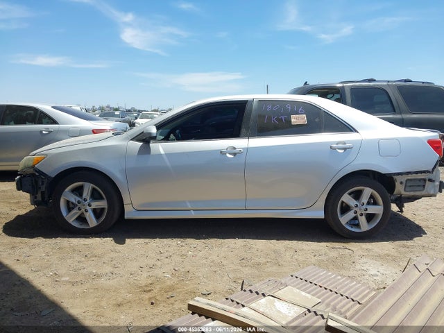 2014 Toyota CAMRY SE — миниатюра 14