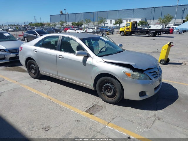2011 TOYOTA CAMRY 