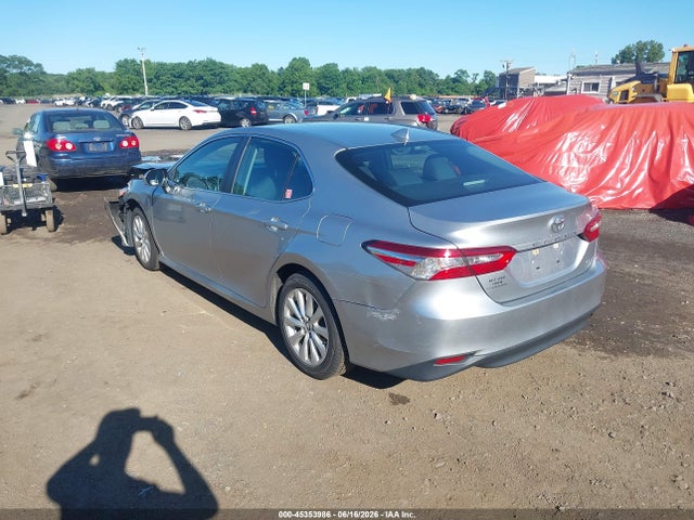 2019 Toyota CAMRY LE thumbnail 17