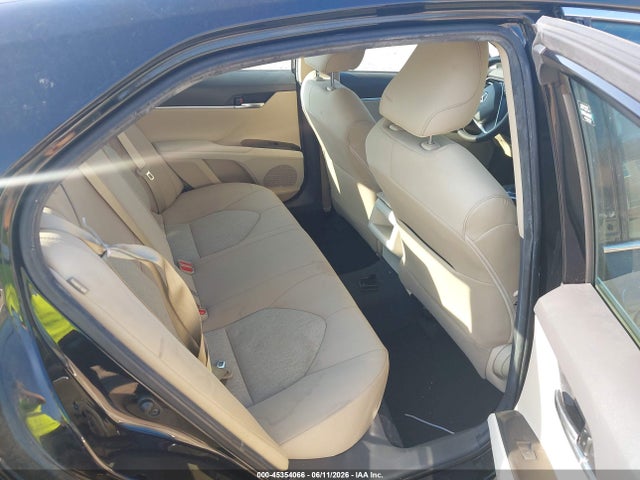 صورة 8 لـ 2021 Toyota CAMRY LE