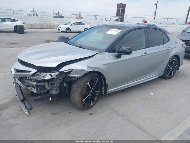 2020 Toyota CAMRY XSE photo 2
