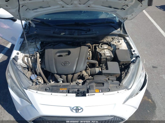 2019 Toyota YARIS L — фото 10