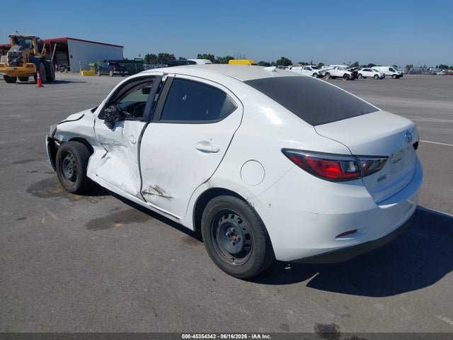 2019 Toyota YARIS L — фото 3