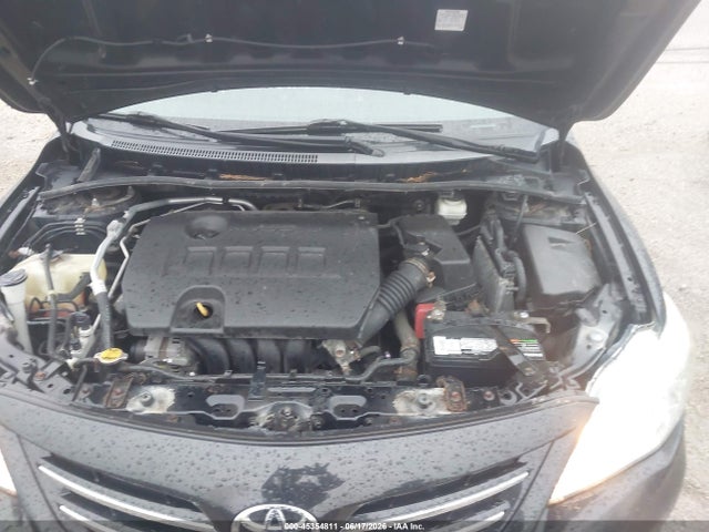 2013 Toyota COROLLA LE photo 10