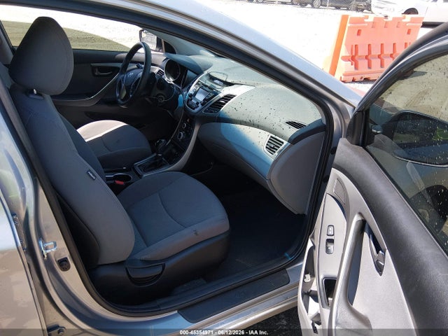 صورة 5 لـ 2015 Hyundai ELANTRA SE
